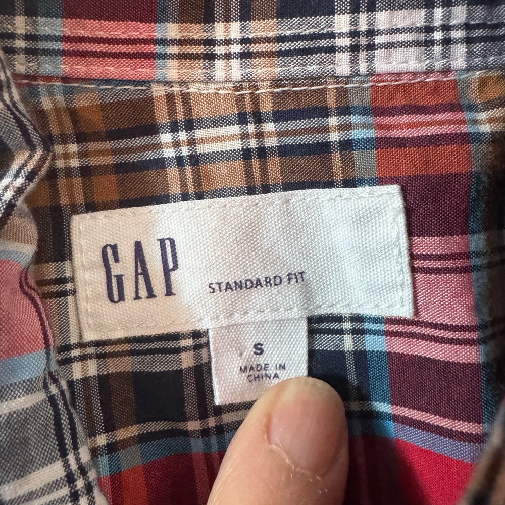 GAP Red and Blue Checkered Casual Shirt - Picture 2 of 3